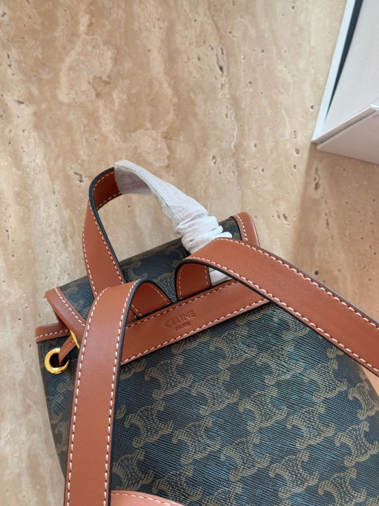 セリーヌ ショルダーバッグ 洗練されたモノグラムキャンバス 上品なブラウン ギフトにも最適 - 画像 4