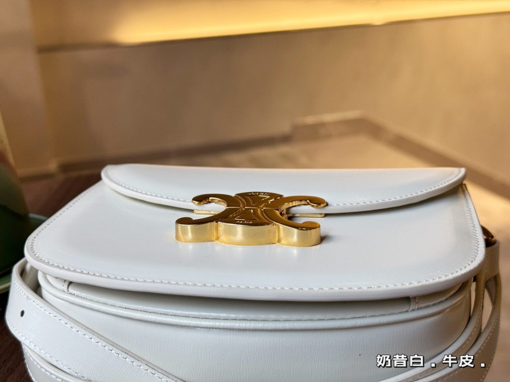 セリーヌ モノグラムキャンバス 上品なショルダーバッグ レディース人気モデル 長く愛用できる定番デザイン - 画像 4