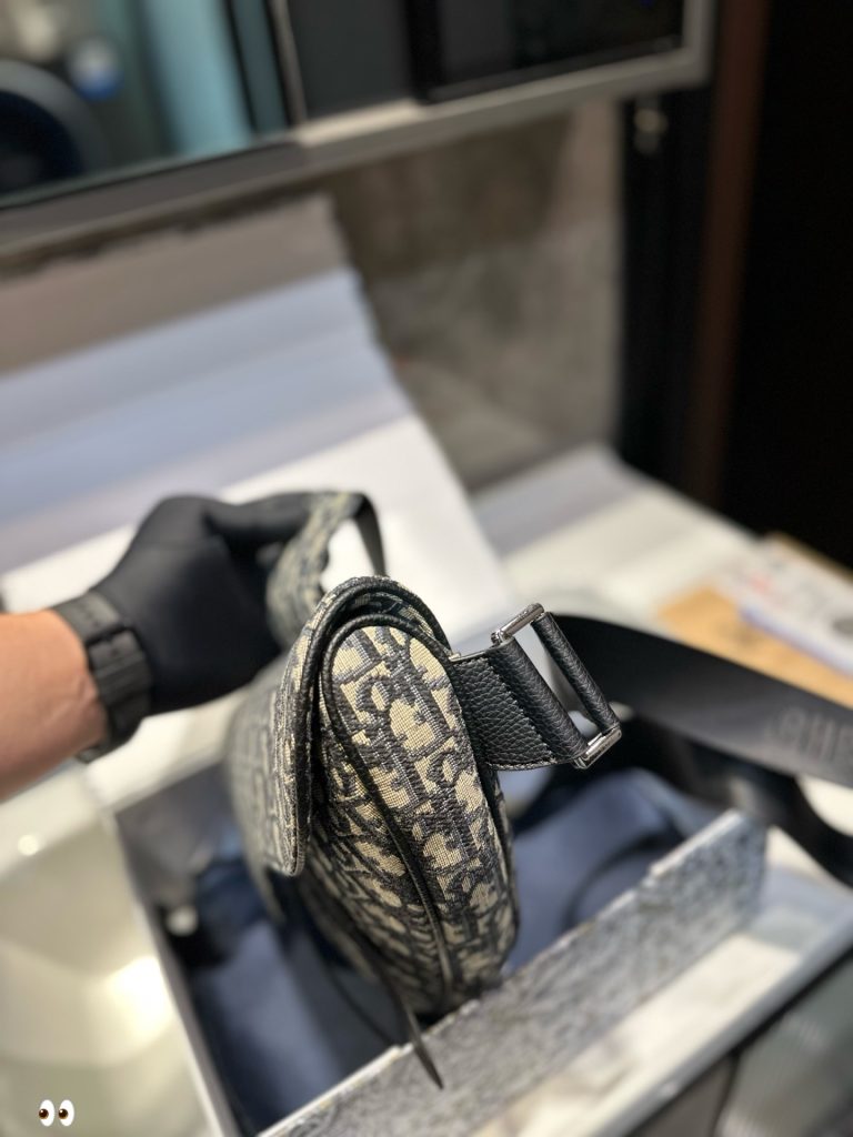 Diorディオール モノグラムキャンバス 上品なショルダーバッグ レディース人気モデル 長く愛用できる定番デザイン - 画像 5