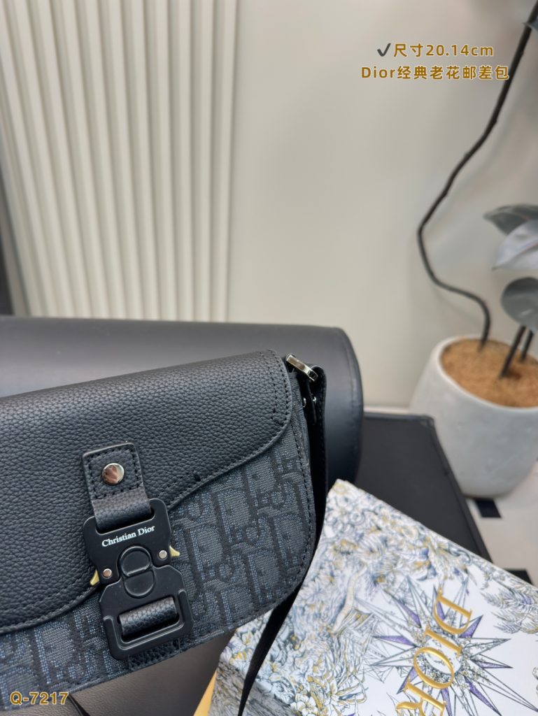 Diorディオール ショルダーバッグ 上質なモノグラムキャンバス 洗練されたデザインで長く愛用できる レディース人気モデル - 画像 5