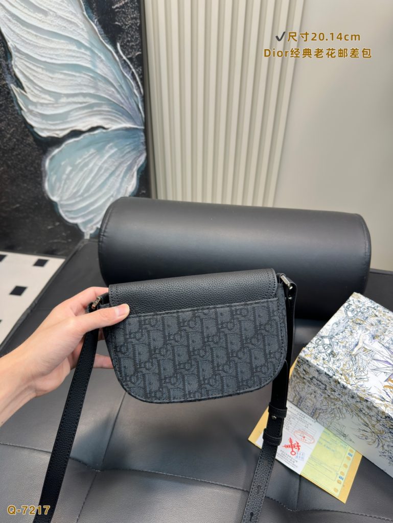 Diorディオール ショルダーバッグ 上質なモノグラムキャンバス 洗練されたデザインで長く愛用できる レディース人気モデル - 画像 6