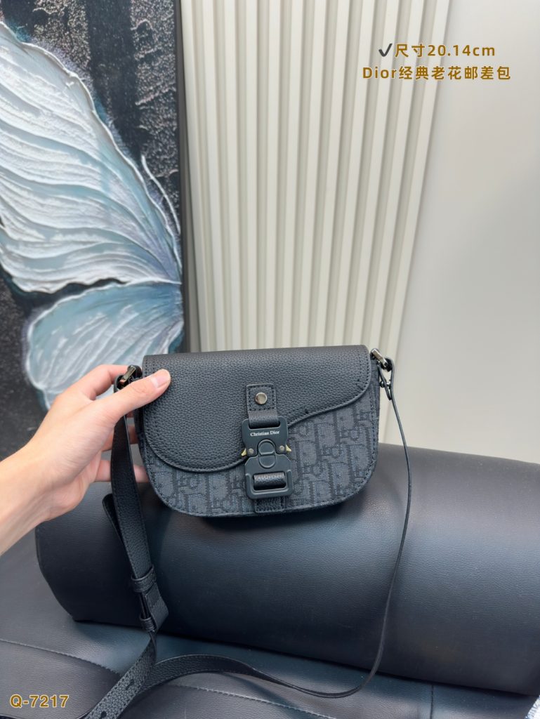 Diorディオール ショルダーバッグ 上質なモノグラムキャンバス 洗練されたデザインで長く愛用できる レディース人気モデル - 画像 7