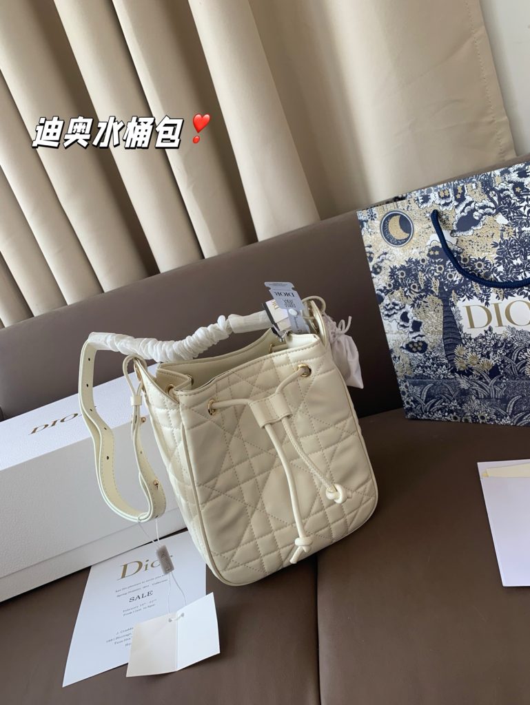 Diorディオール モノグラムキャンバス 上品なショルダーバッグ レディース向けギフトにおすすめ - 画像 2