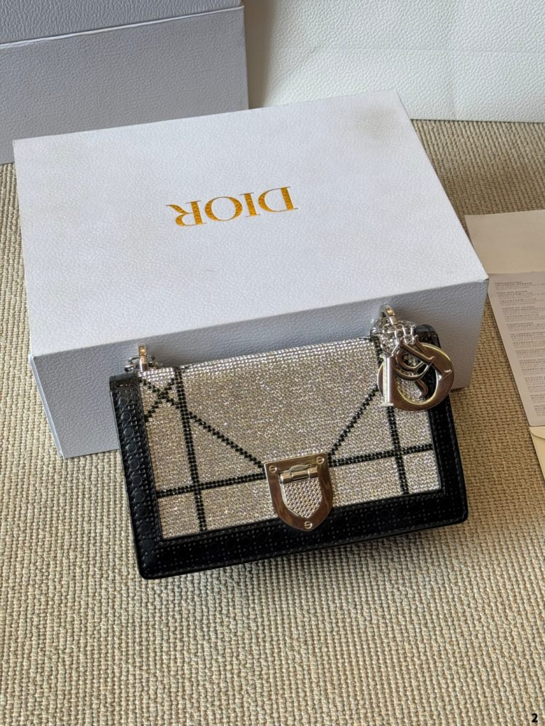 Diorディオール モノグラムキャンバス 上品なショルダーバッグ レディース向け 長く愛用できる定番モデル - 画像 4