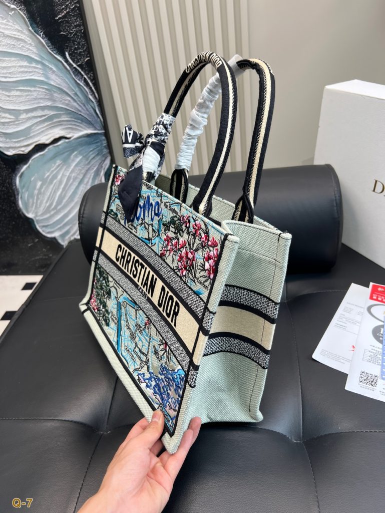 上品　Dior　ディオール 　Book Tote　ブックトート　ショルダーバッグ 　人気の長く愛用できるデザイン　レディースバッグ - 画像 5