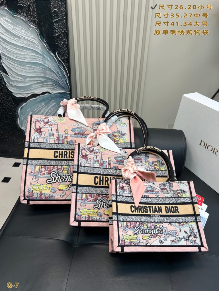Diorディオール ショルダーバッグ 洗練されたモノグラムキャンバス 上品なブラック ギフトにも最適なレディースモデル - 画像 2
