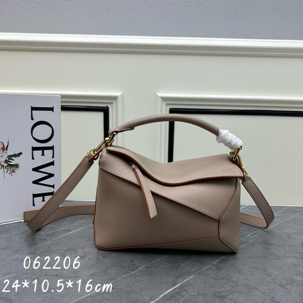 ロエベ　LOEWE　ショルダーバッグ　パズル 　 PUZZLE　サンド　SAND 　13色在庫 - 画像 4
