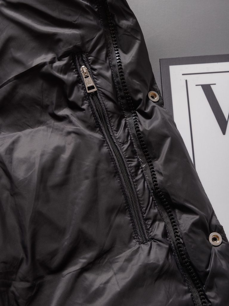 Monclerモンクレール ダウンジャケット 黒 2way 脱着可能 保温性抜群 - 画像 3