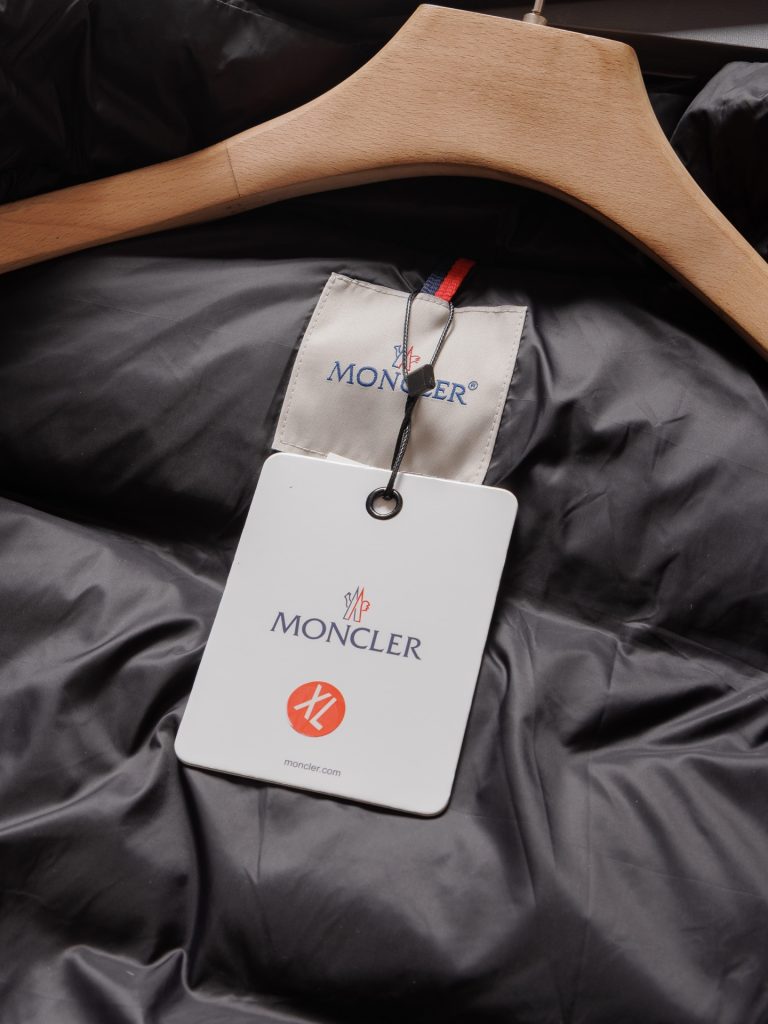 Monclerモンクレール ダウンジャケット 黒 2way 脱着可能 保温性抜群 - 画像 4