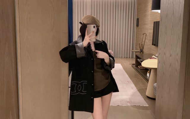 ユニセックス向けTシャツの選び方：ロゴとサイズ感