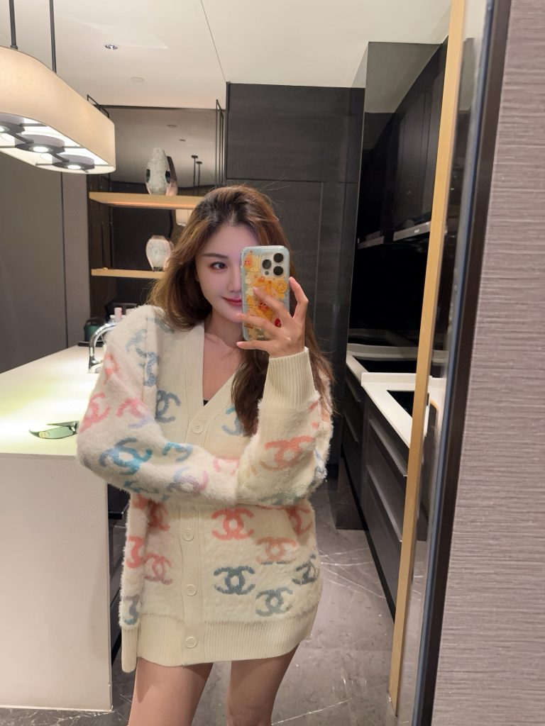 香奈儿 ファー風カーディガン ピンクブルー柄 4色入 - 画像 2