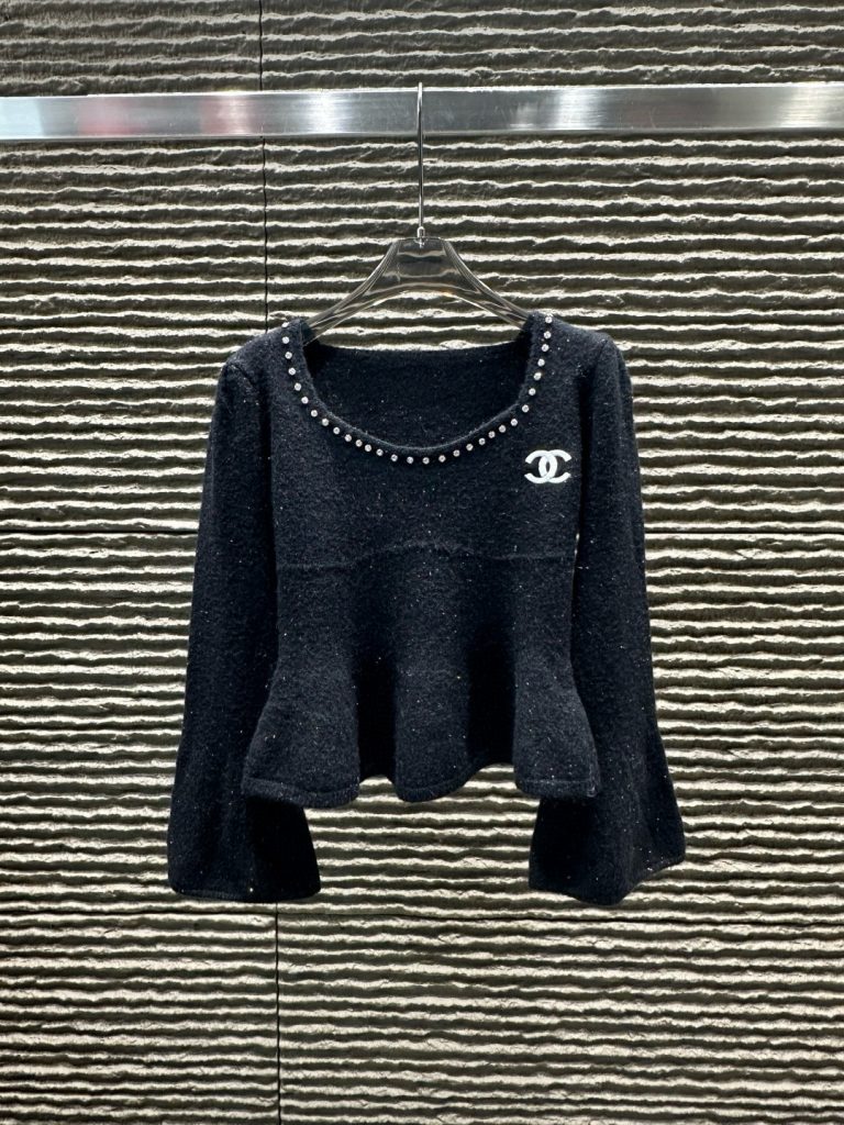 シャネル レディースニット 3色 ロングスリーブ フレア袖 ロゴ付き シンプルデザイン - 画像 4