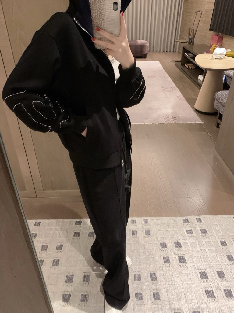 シャネル フード付きスウェットセット 2点セット ライフスタイル小物｜仕事帰りに使いやすさを写真で整理