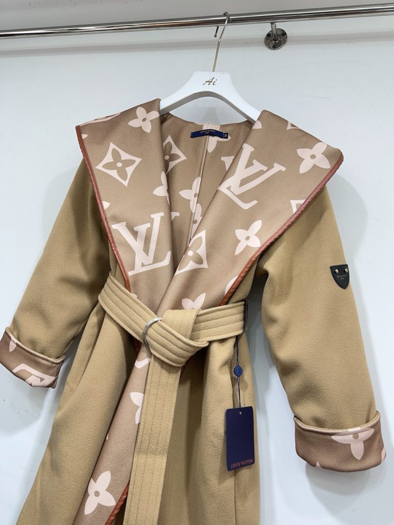 Louis Vuittonルイヴィトン ローブ レディース ベージュ 1色入 - 画像 3