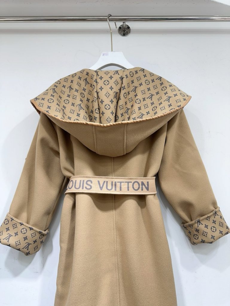 Louis Vuittonロエベ レディース ローブ モノグラム 2色展開 - 画像 4