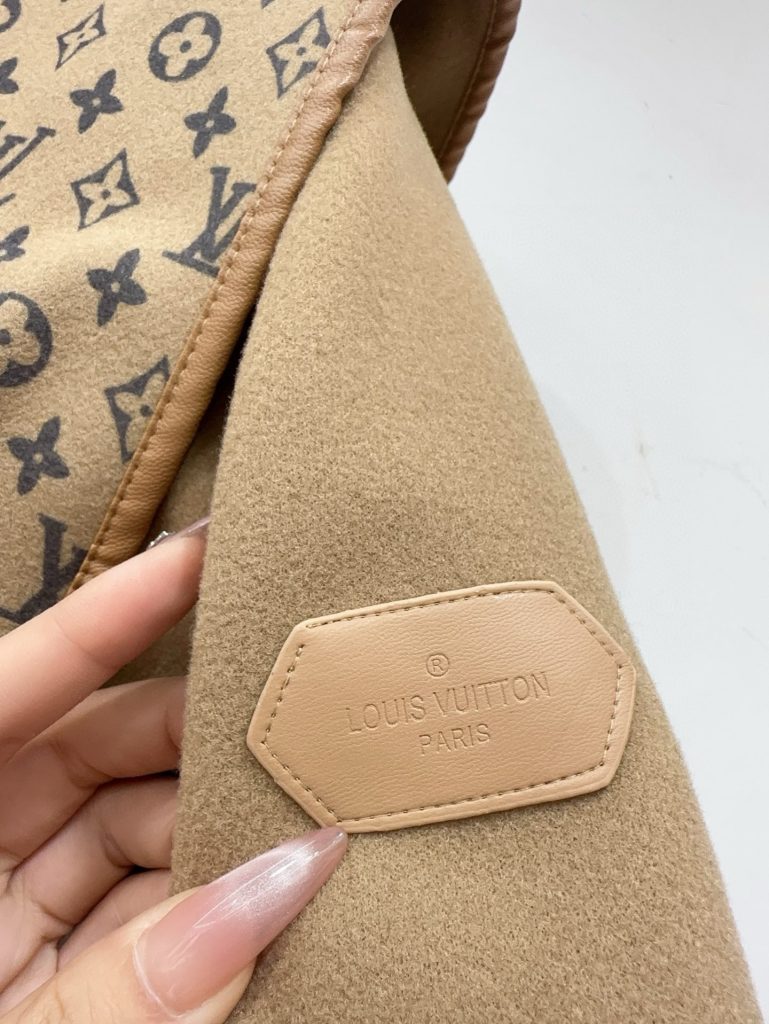 Louis Vuittonロエベ レディース ローブ モノグラム 2色展開 - 画像 6