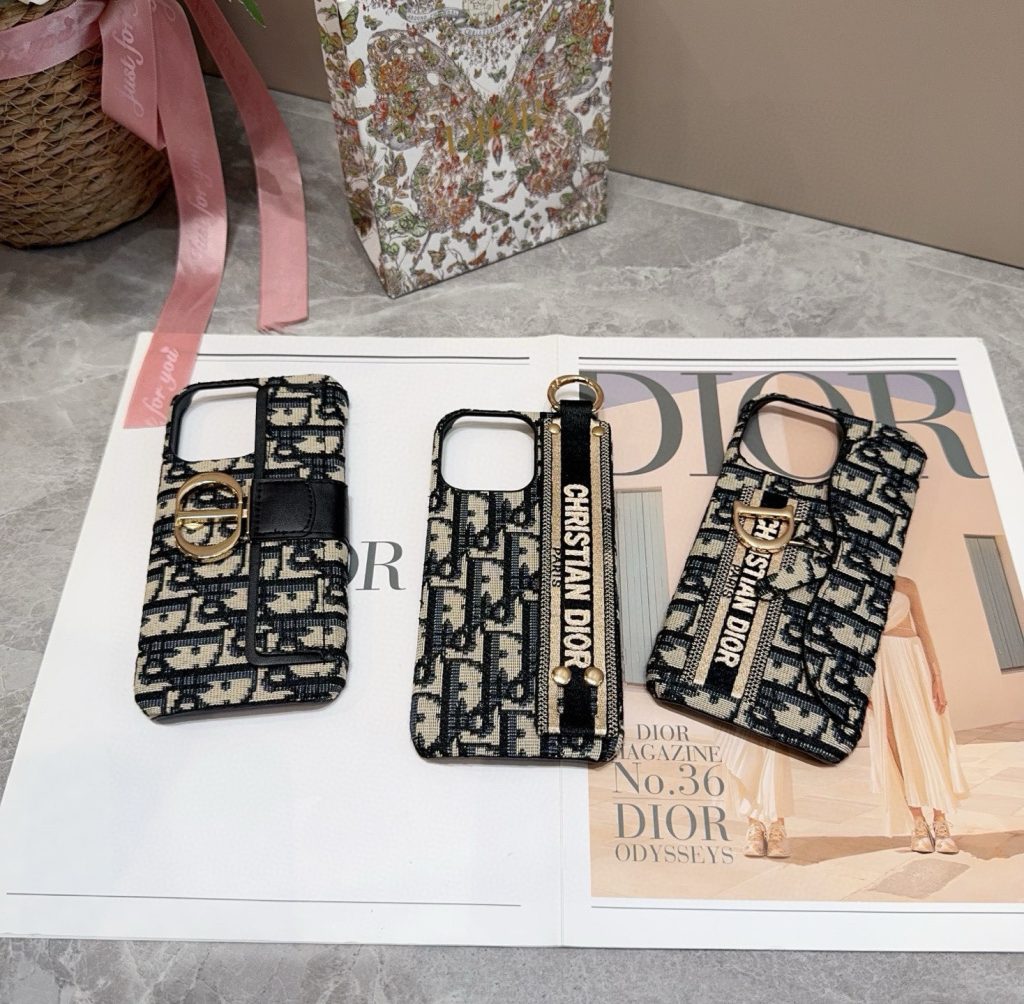 iPhoneケースDior ディオール ストラップ付きスマホケース 2色入 🌸 - 画像 5