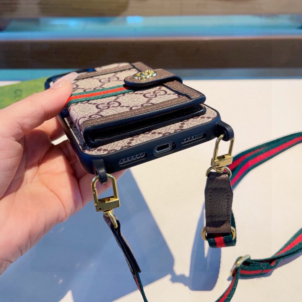 iPhoneケースGUCCI メンズ ポーチ付きスマホケース 4色入 🎁 - 画像 6