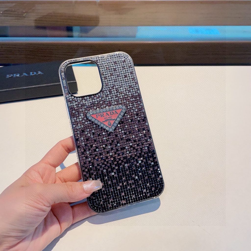 iPhoneケース プラダ スワロフスキー 財布・小物｜毎日に黒の印象で迷わない選び方 - 商品画像 1