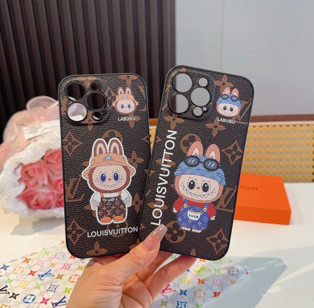 iPhoneケースルイヴィトン風 チャームiPhoneケース 2種類入✨ - 画像 8