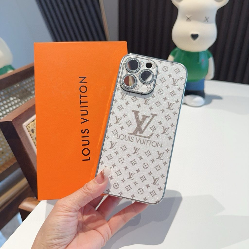 iPhoneケース✨【Louis Vuitton】スマホケース 2色入 シルバー・ピンク 素材感のあるデザイン おしゃれスマホカバー - 画像 2