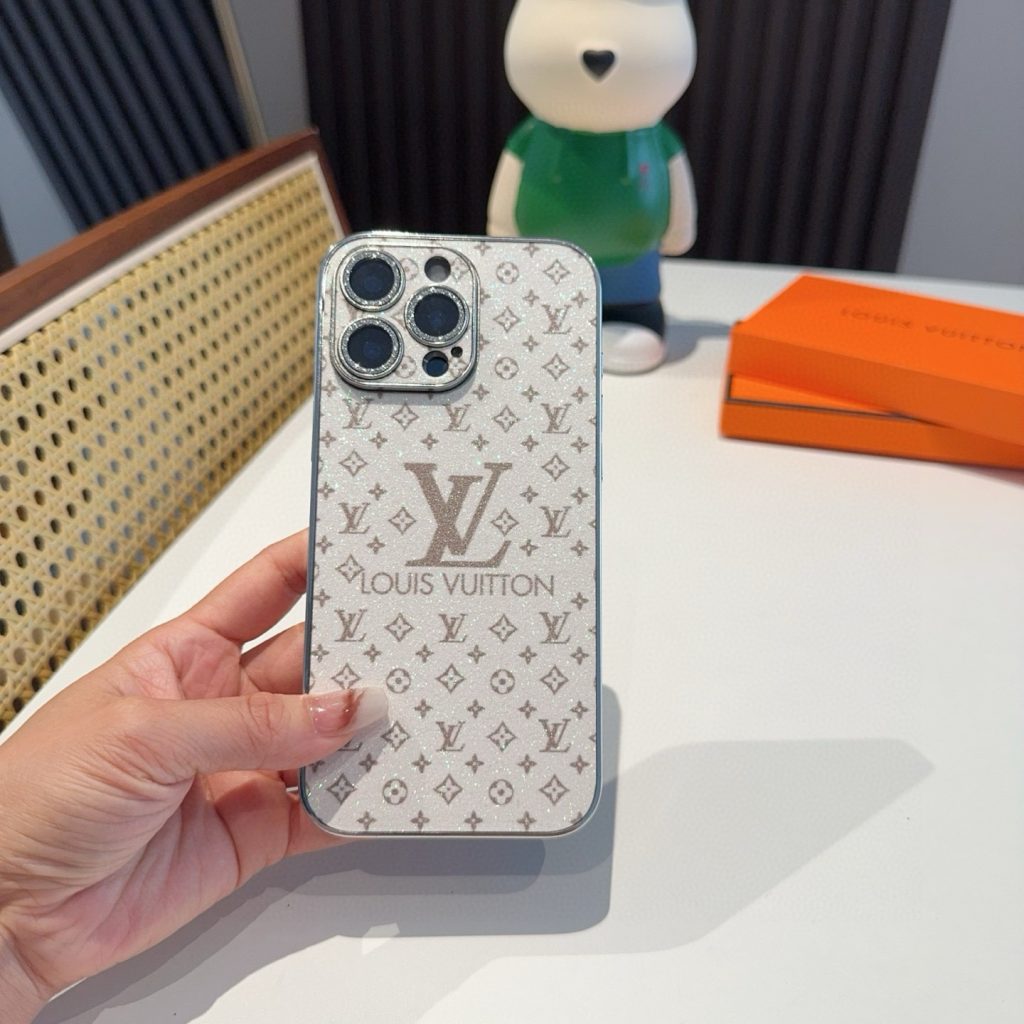 iPhoneケース✨【Louis Vuitton】スマホケース 2色入 シルバー・ピンク 素材感のあるデザイン おしゃれスマホカバー - 画像 6