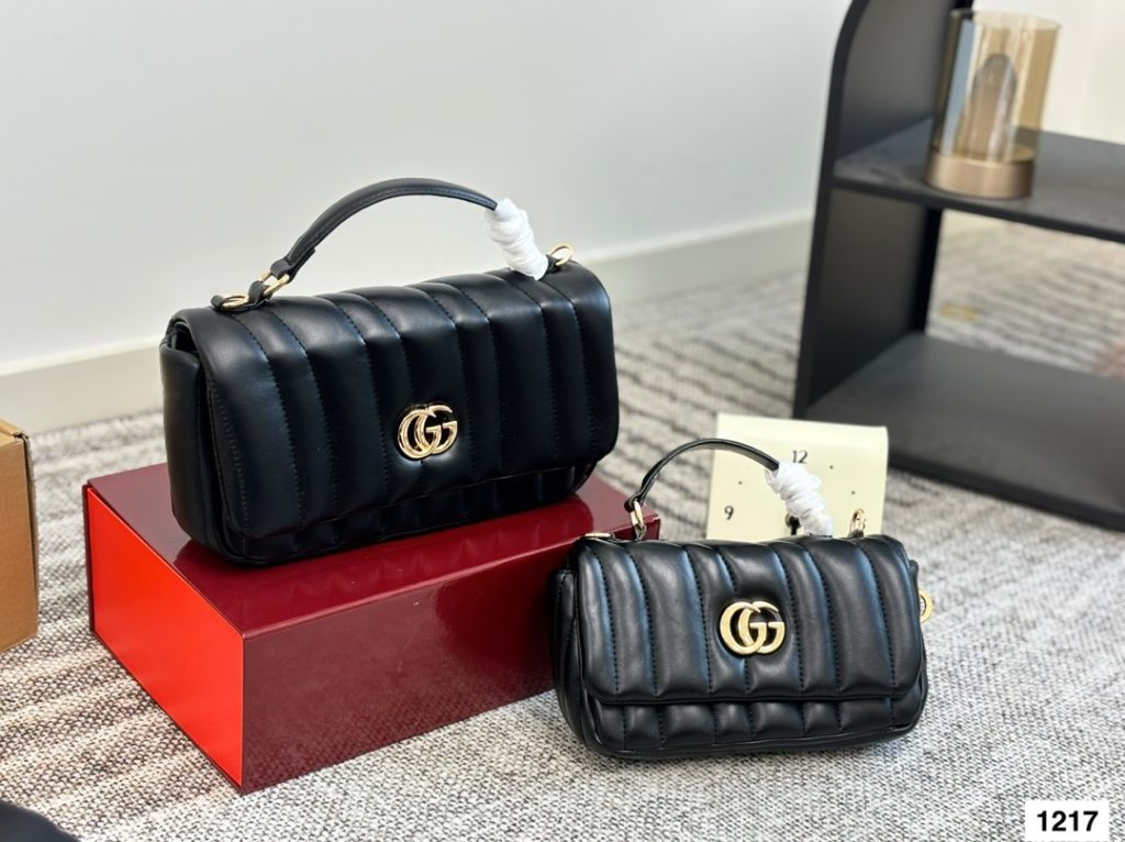 GUCCI マイクロバッグ 4色入 💼✨ - 画像 5