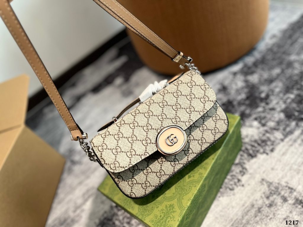 グッチ ミニショルダーバッグ グラフィット柄 1色 💼 - 画像 4