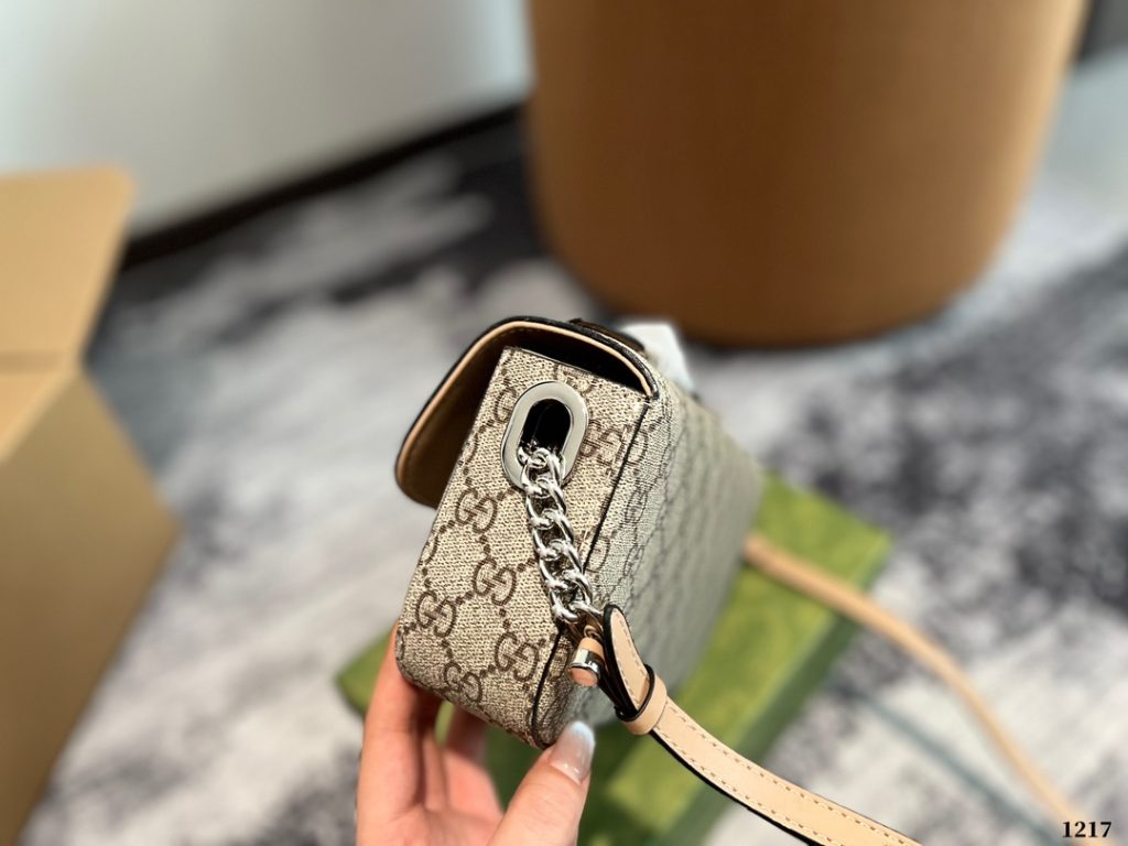 グッチ ミニショルダーバッグ グラフィット柄 1色 💼 - 画像 7