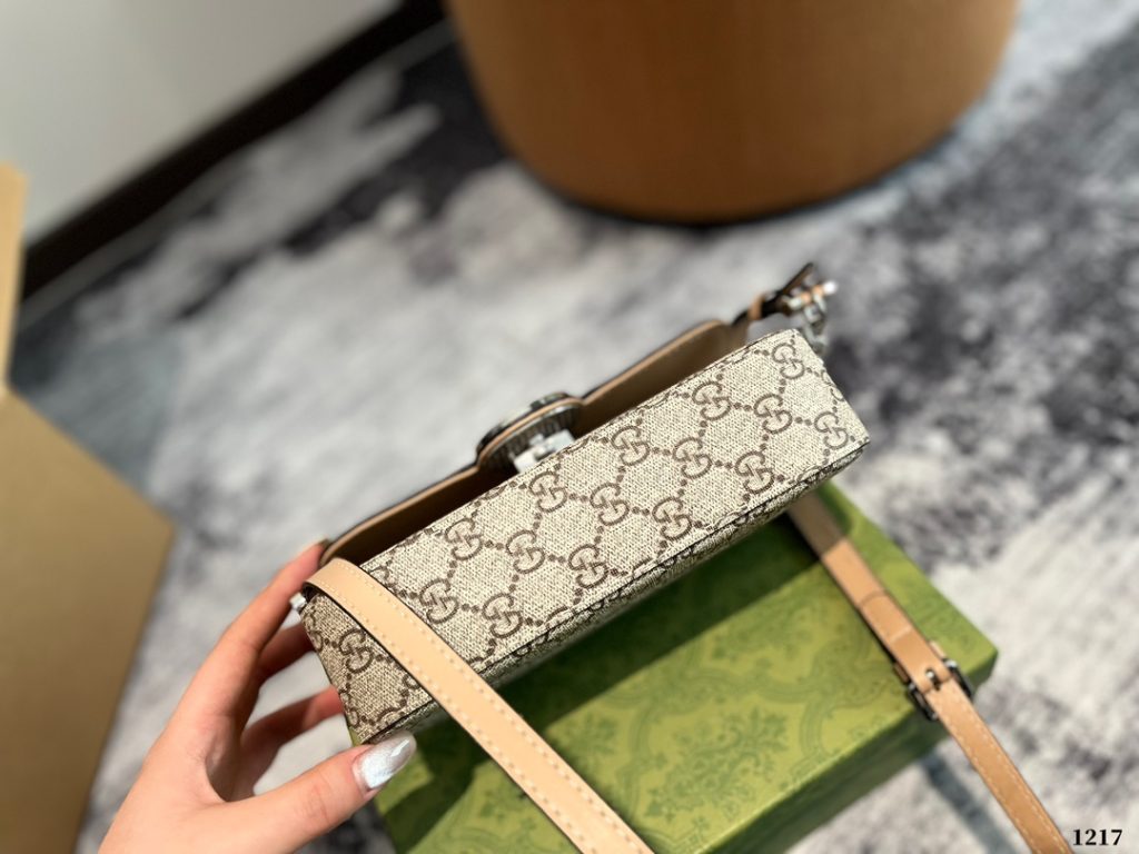グッチ ミニショルダーバッグ グラフィット柄 1色 💼 - 画像 8