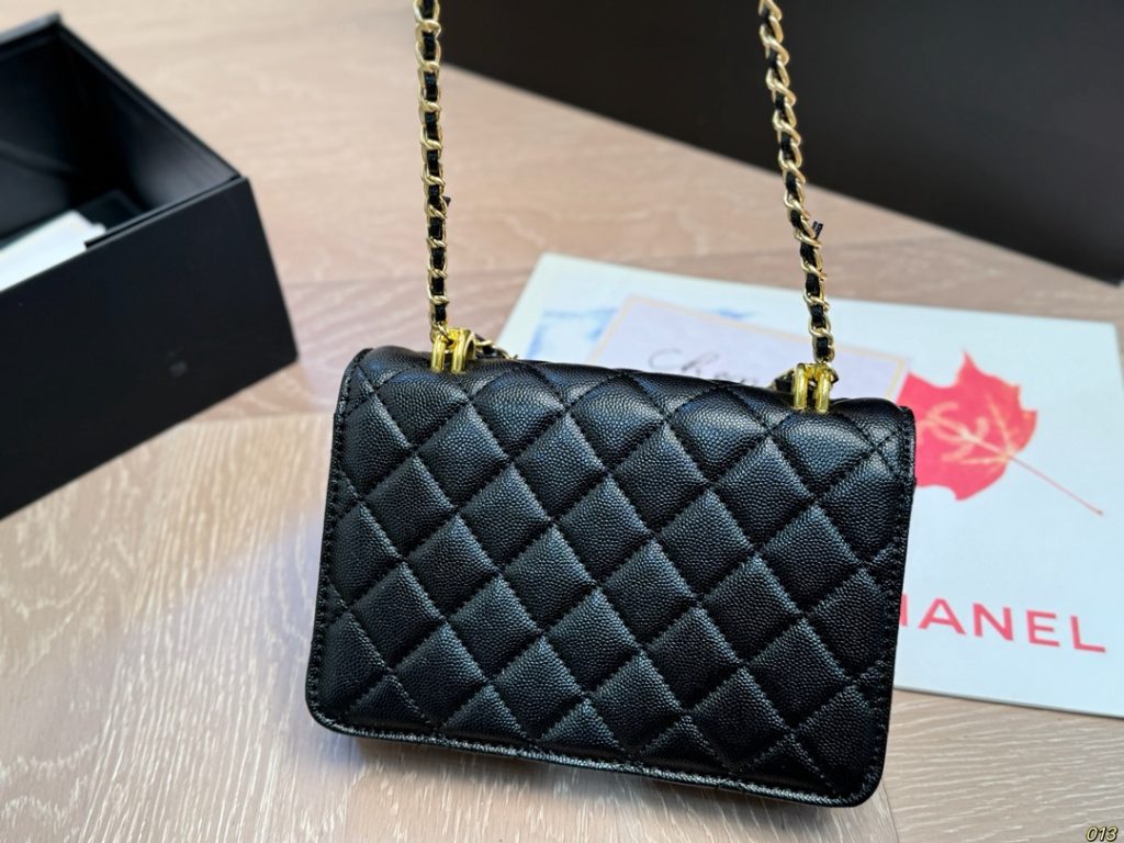 シャネル フォールドバッグ 黒 1色入 💼 - 画像 6