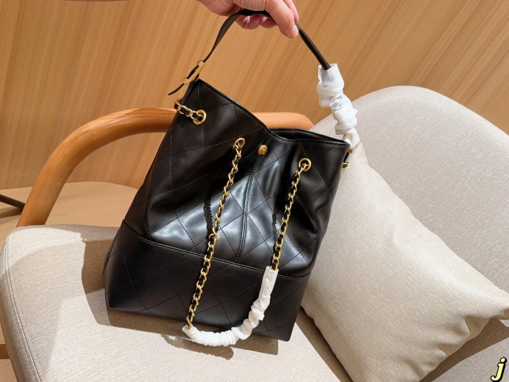 【新品】Chanel バッグ 黒 2way ロングチェーン付き 💼 - 画像 4