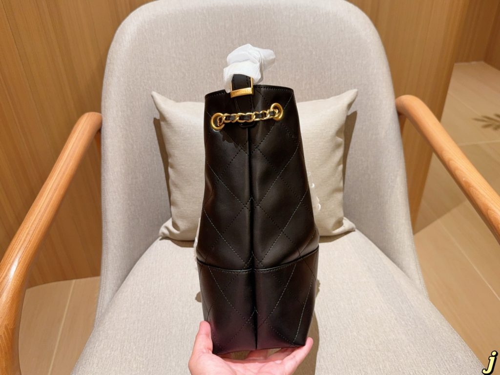【新品】Chanel バッグ 黒 2way ロングチェーン付き 💼 - 画像 5
