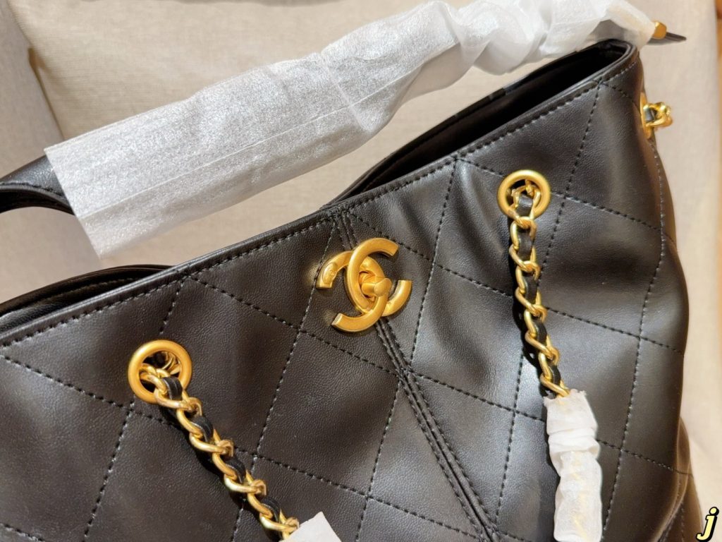 【新品】Chanel バッグ 黒 2way ロングチェーン付き 💼 - 画像 8