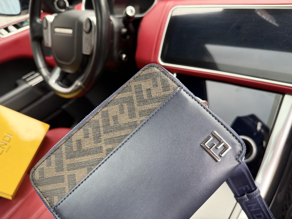 フェンディ メンズ ポーチ ブルー 2WAY 4色入 🖤 - 画像 5