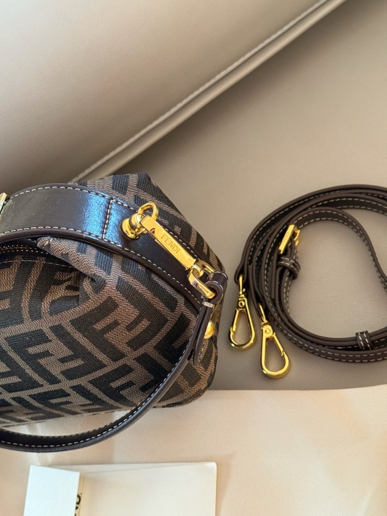 FENDI バッグ カメリア レディース ブラウン 🎂 - 画像 5