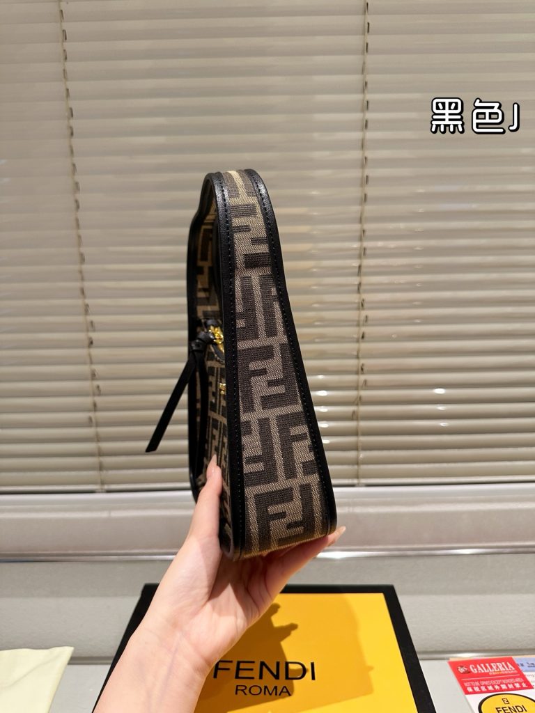 FENDI フェンディ ロゴ柄 ハンドバッグ 黒 🖤 1色入 - 画像 5