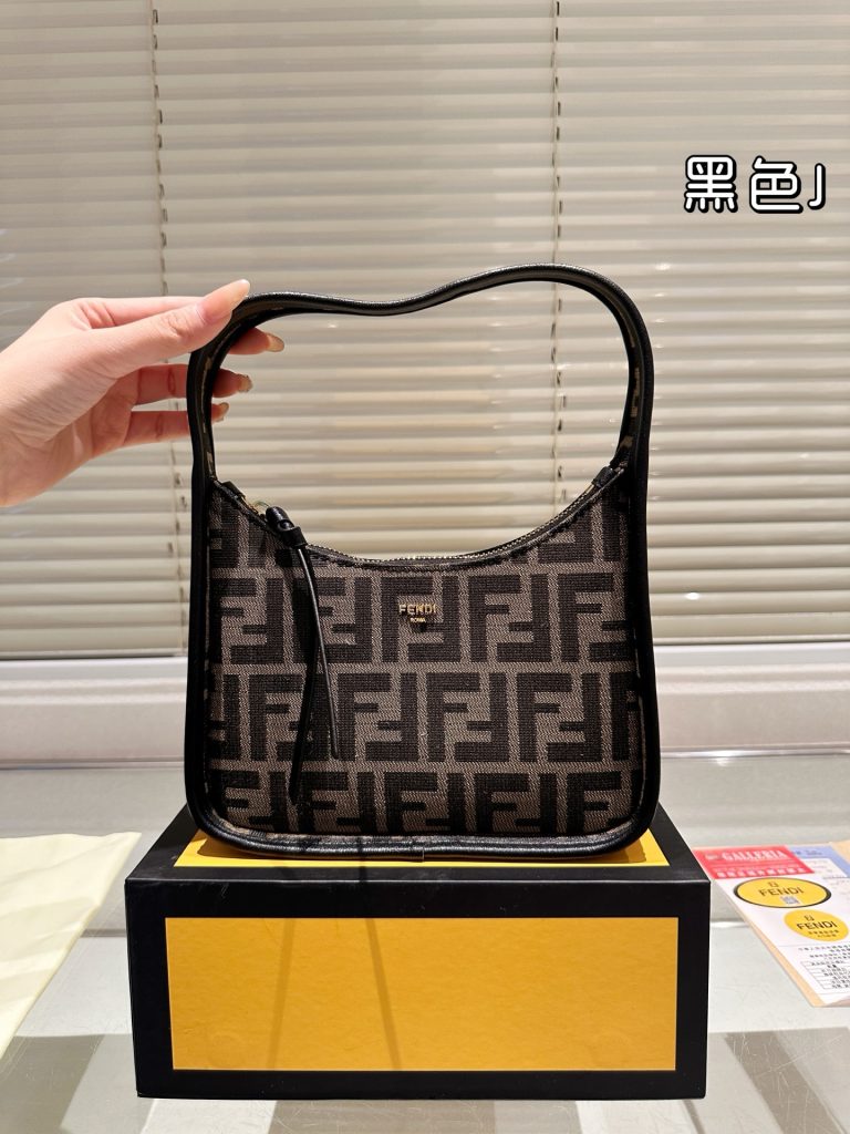 FENDI フェンディ ロゴ柄 ハンドバッグ 黒 🖤 1色入 - 画像 6