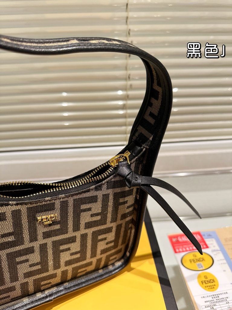 FENDI フェンディ ロゴ柄 ハンドバッグ 黒 🖤 1色入 - 画像 7