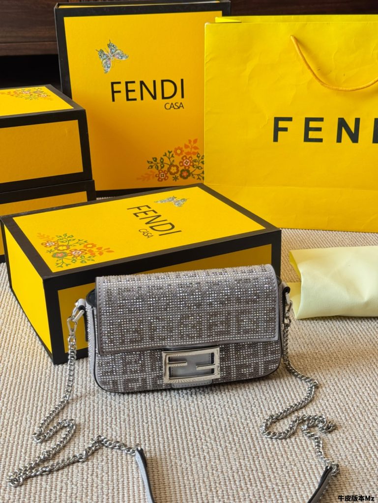 ✨FENDI フェニーチェ ミニバッグ グレー 1色入 - 画像 8
