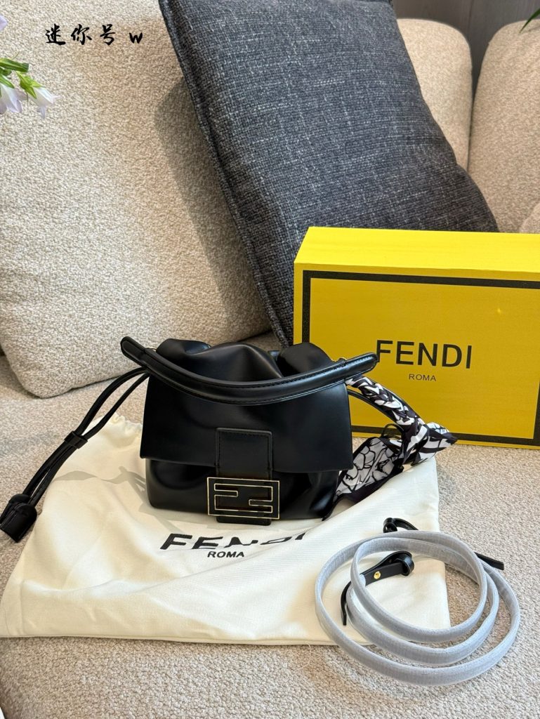 フェンディ プチバゲット ミニ ブラック 1色 🖤 - 画像 7