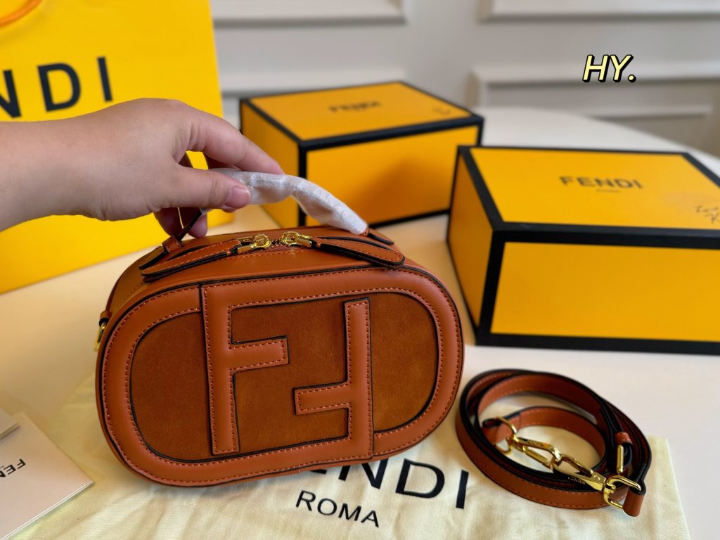 FENDI フェンディ ミニポーチ 4色入 🎀 - 画像 3