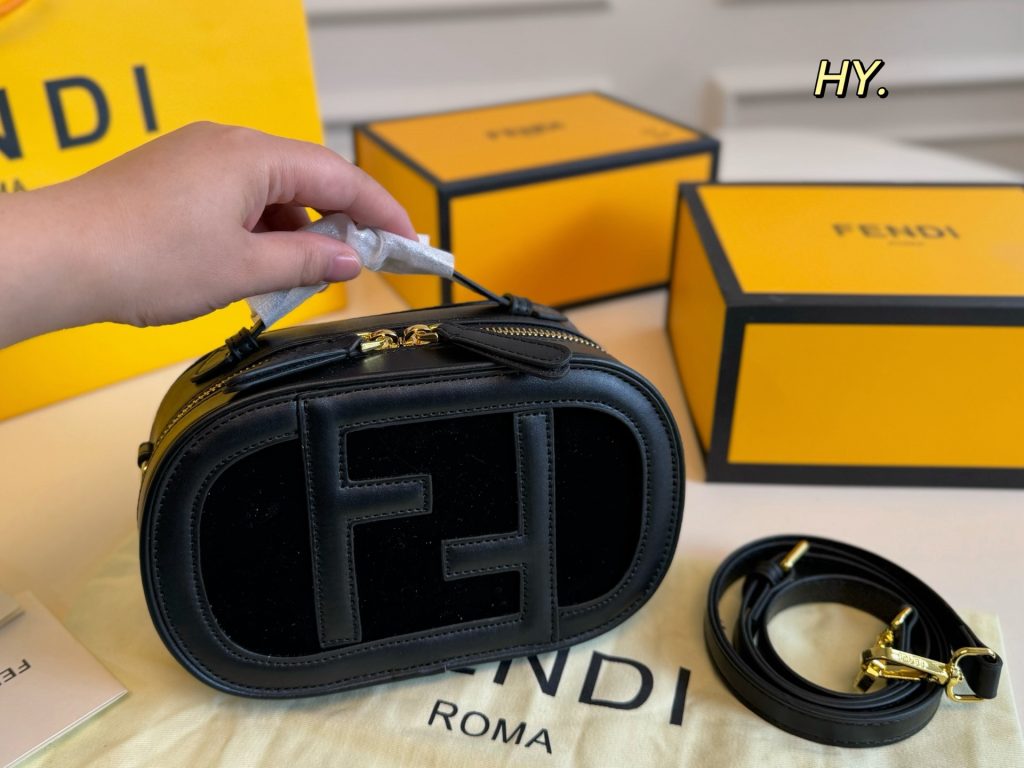 FENDI フェンディ ミニポーチ 4色入 🎀 - 画像 5