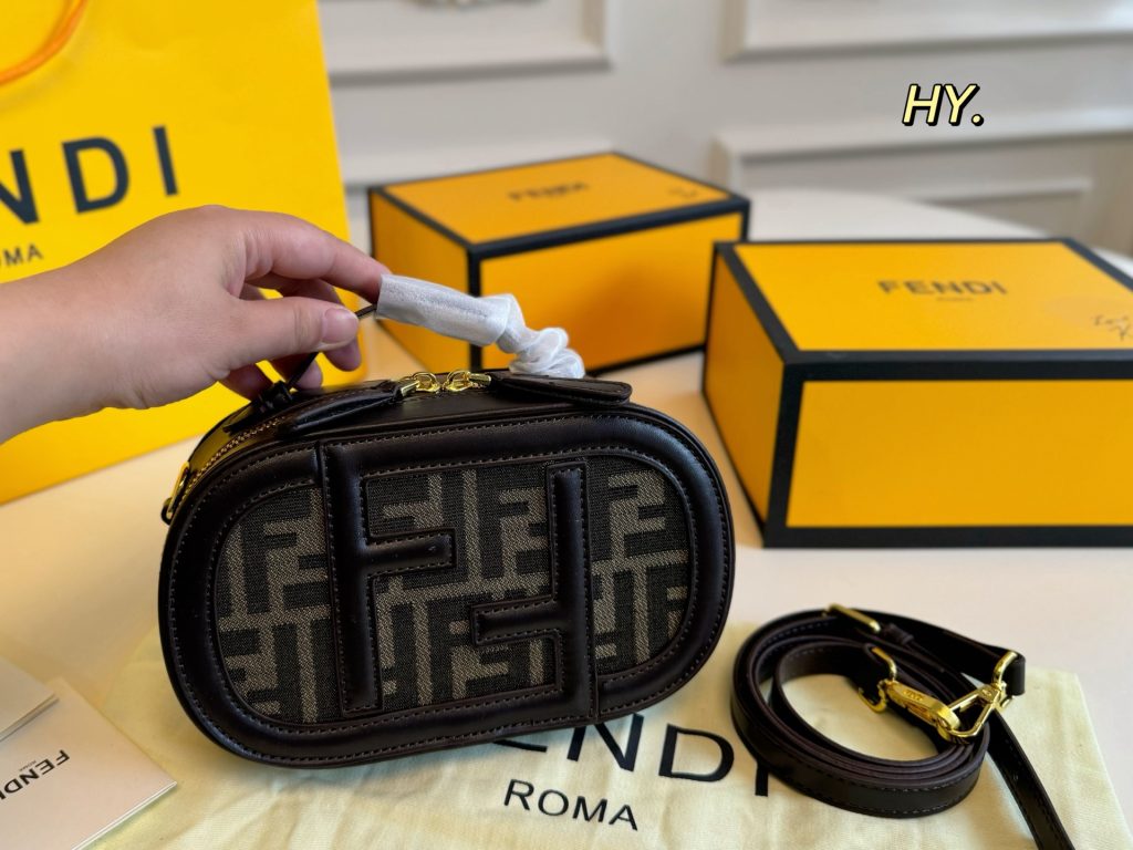 FENDI フェンディ ミニポーチ 4色入 🎀 - 画像 6