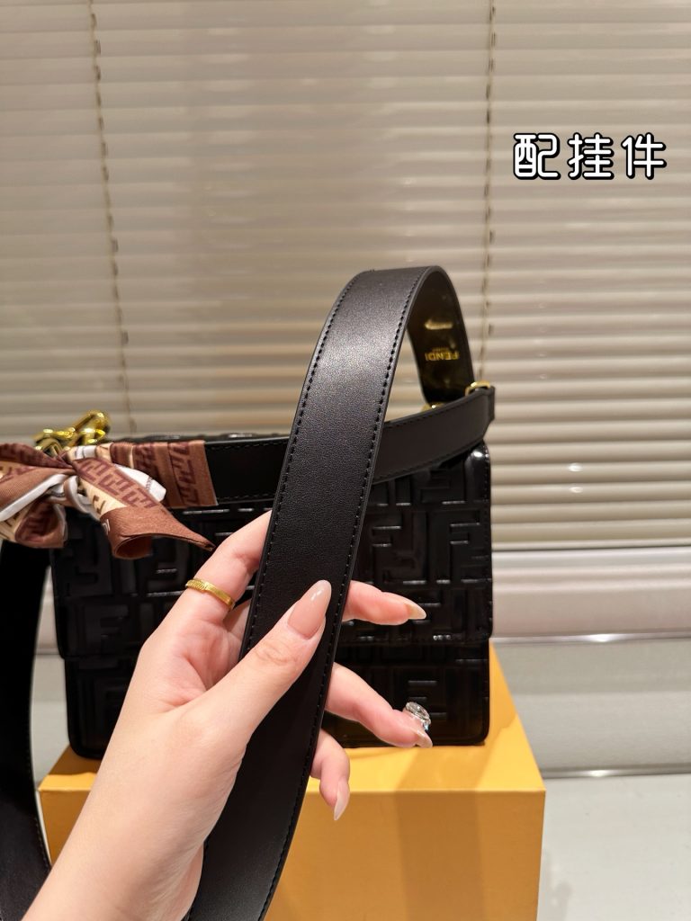 エレガントなFENDI バッグ ブラック 1色入 🖤 - 画像 4