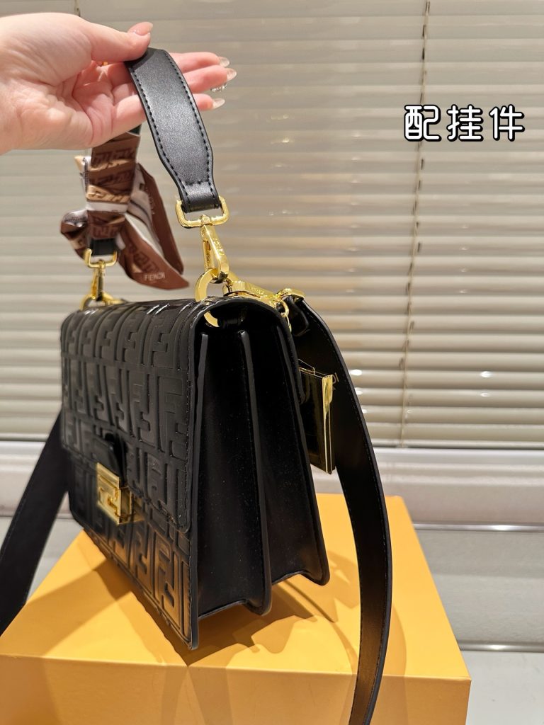 エレガントなFENDI バッグ ブラック 1色入 🖤 - 画像 5