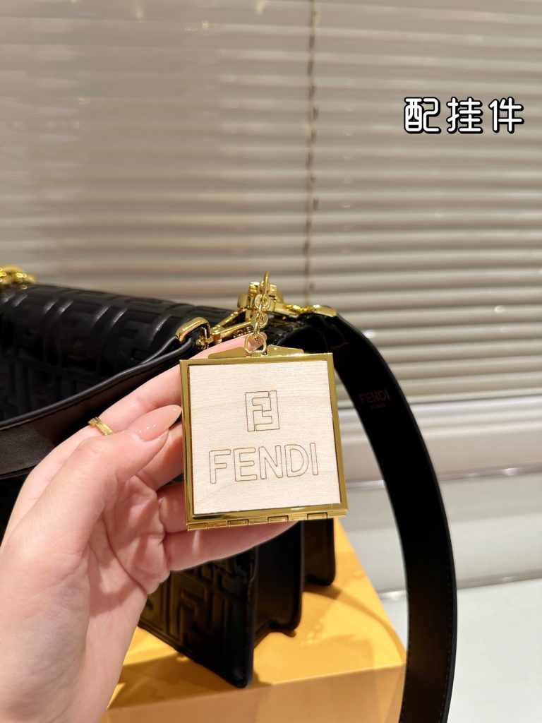 エレガントなFENDI バッグ ブラック 1色入 🖤 - 画像 7