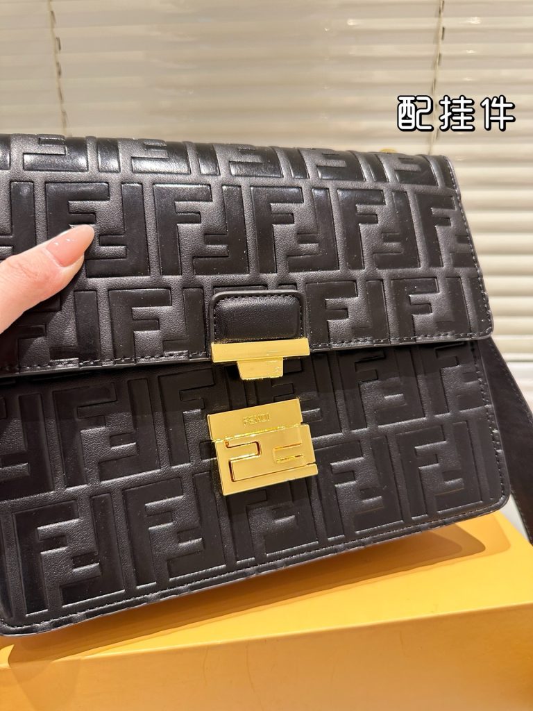エレガントなFENDI バッグ ブラック 1色入 🖤 - 画像 8