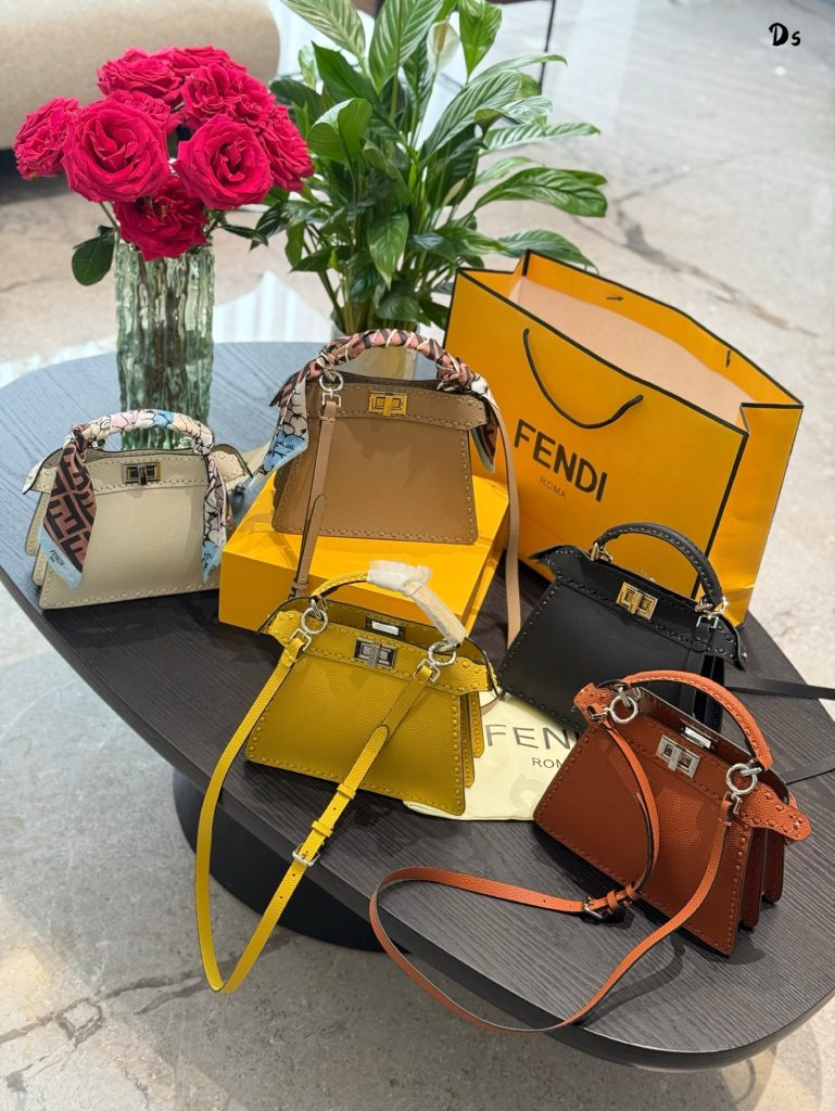 FENDI バッグ 4色入 💼 豪華なミニクラッチ 2WAY可変 - 画像 6