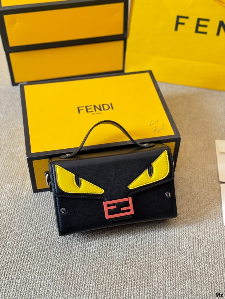 FENDI モンスター ミニバッグ 黒×黄 1色 🖤💛 - 画像 7